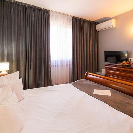Hotel Brilliant Meses ซาเลา ภายนอก รูปภาพ