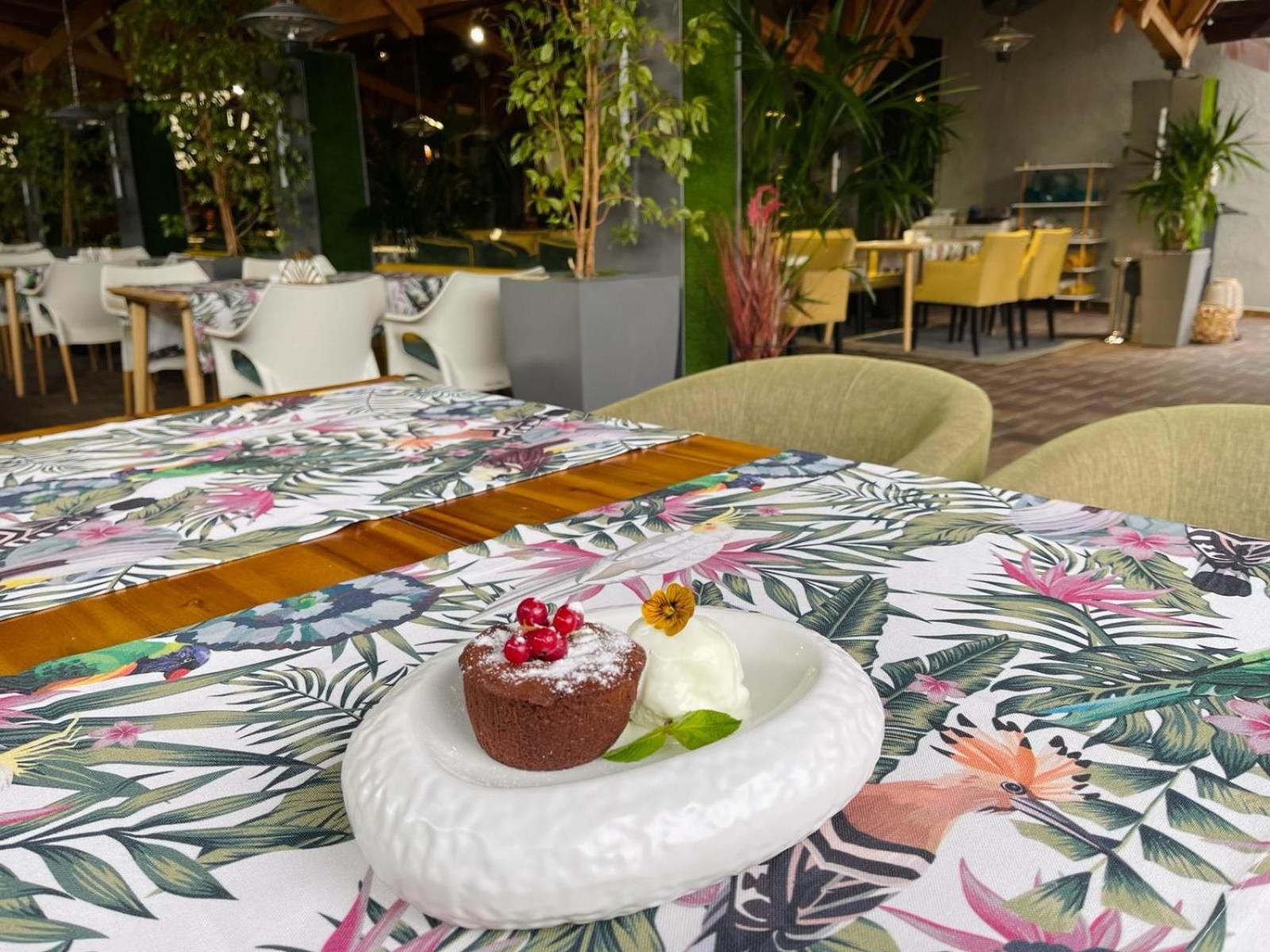 Hotel Brilliant Meses ซาเลา ภายนอก รูปภาพ