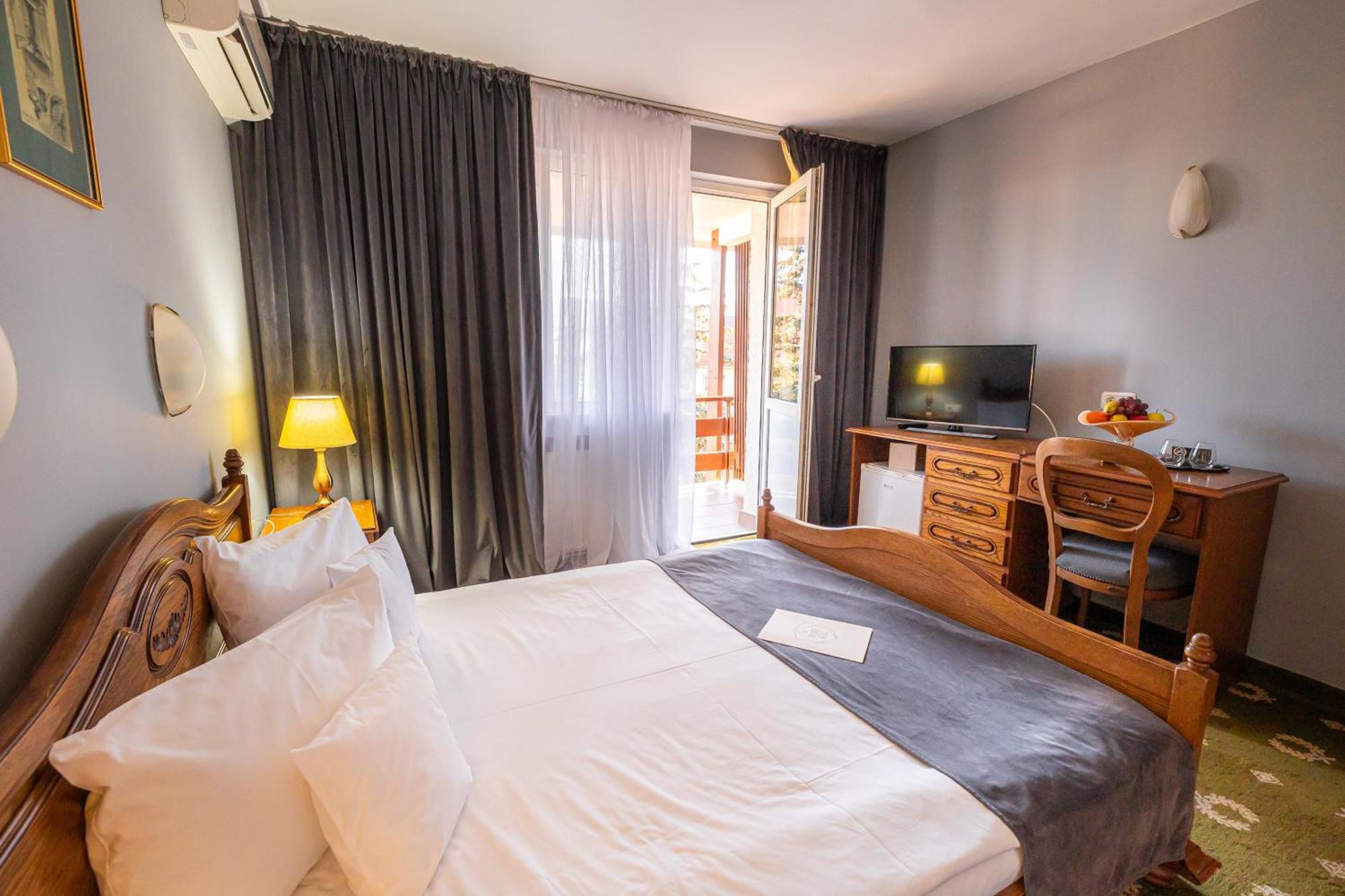 Hotel Brilliant Meses ซาเลา ภายนอก รูปภาพ