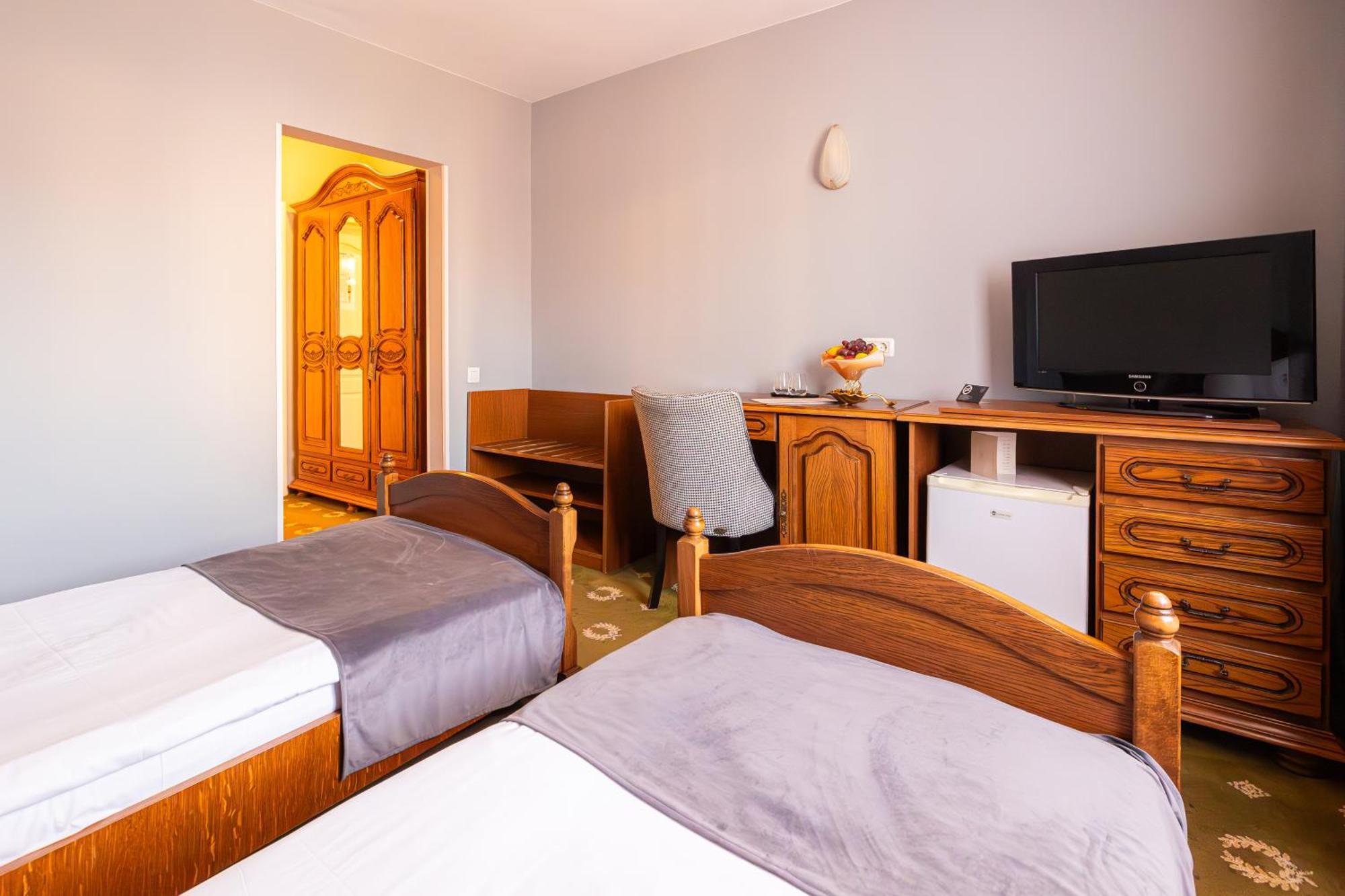 Hotel Brilliant Meses ซาเลา ภายนอก รูปภาพ