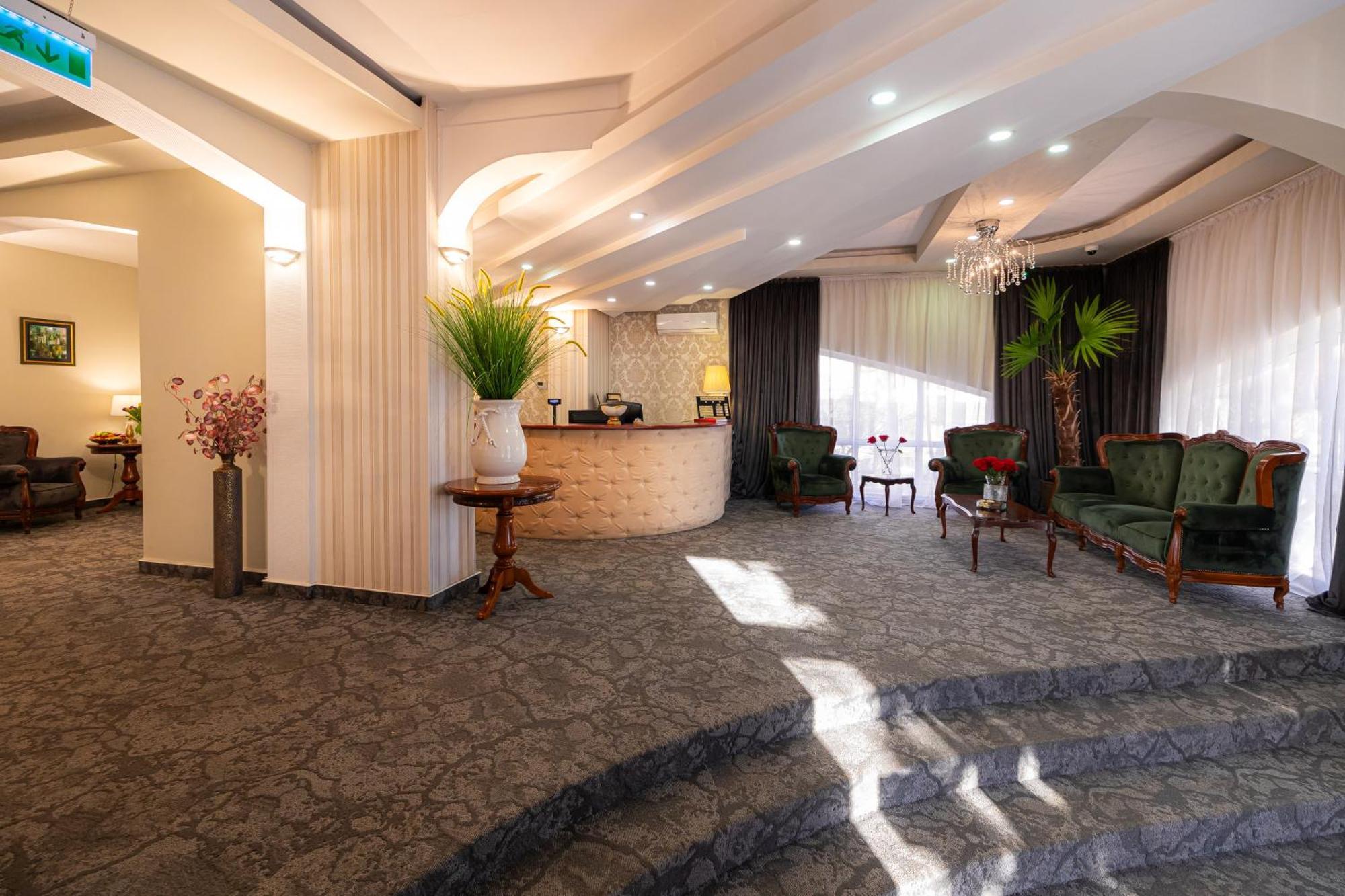 Hotel Brilliant Meses ซาเลา ภายนอก รูปภาพ
