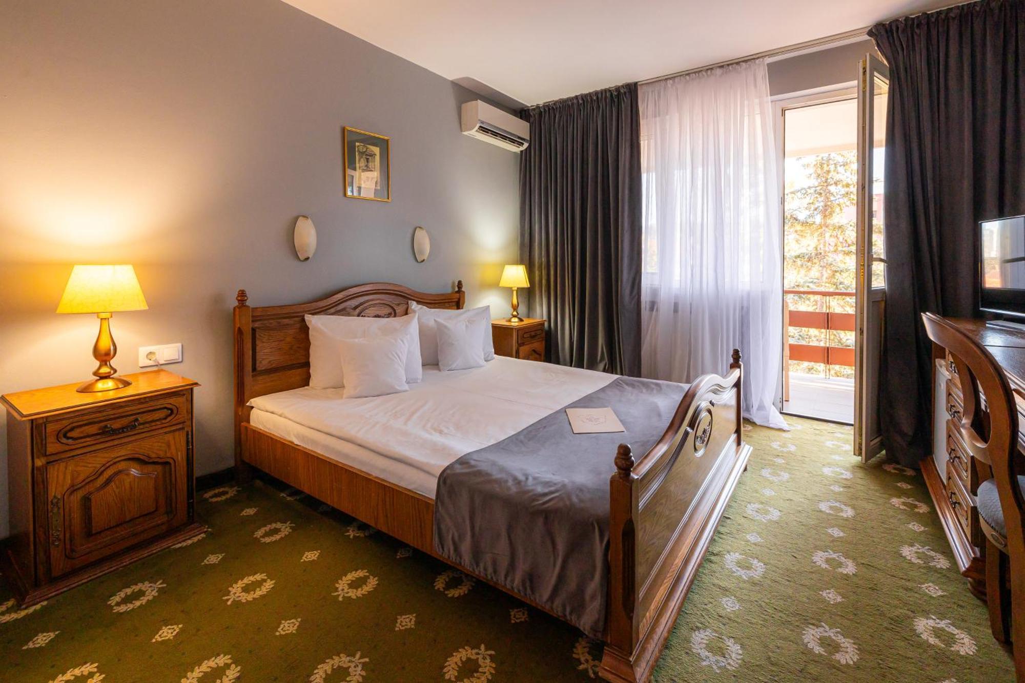 Hotel Brilliant Meses ซาเลา ภายนอก รูปภาพ